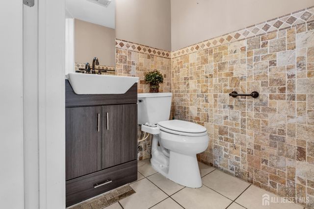 112 N Broadway G, South Amboy, NJ 08879