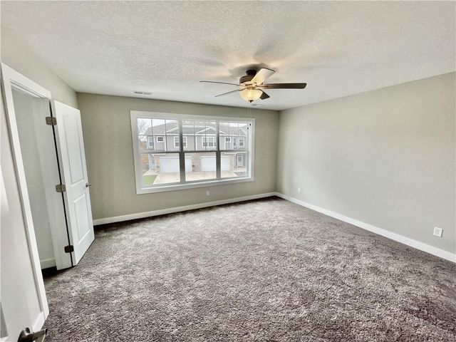5426 153rd Street, Urbandale, IA 50323