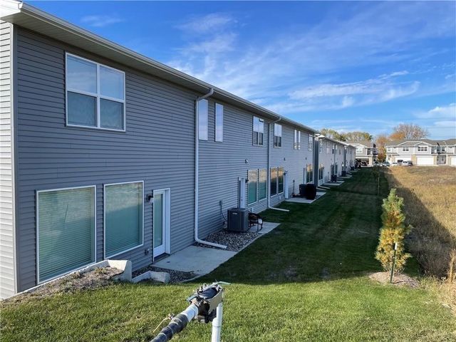 5426 153rd Street, Urbandale, IA 50323