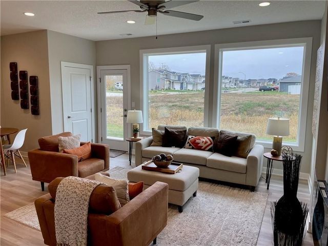 5426 153rd Street, Urbandale, IA 50323
