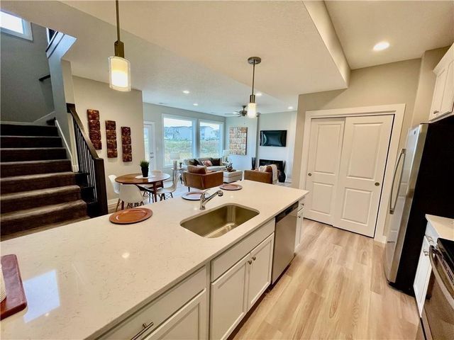 5426 153rd Street, Urbandale, IA 50323