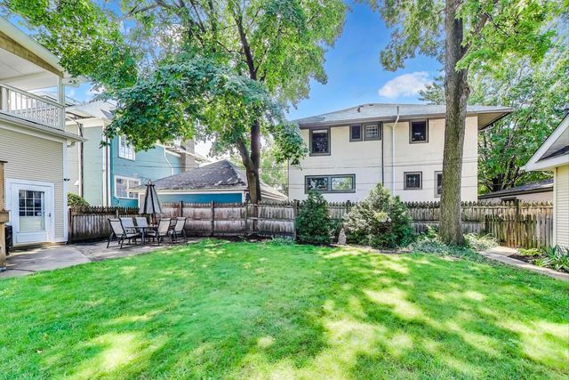 129 S Ridgeland Avenue, Oak Park, IL 60302