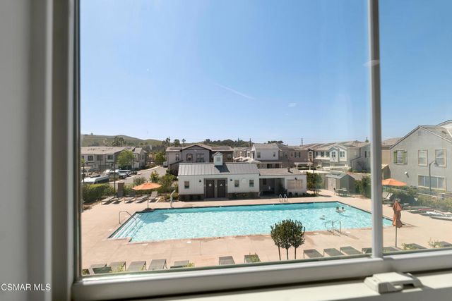 135 Farmhouse Drive 3, Simi Valley, CA 93065