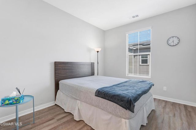 135 Farmhouse Drive 3, Simi Valley, CA 93065