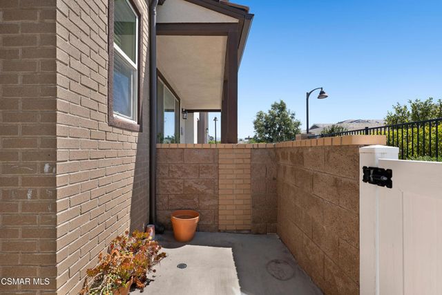 135 Farmhouse Drive 3, Simi Valley, CA 93065