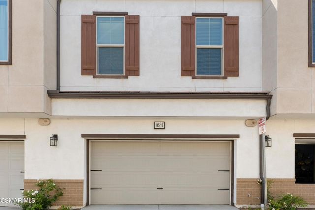 135 Farmhouse Drive 3, Simi Valley, CA 93065