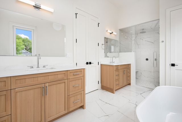 2228 N Southport Avenue, Chicago, IL 60614