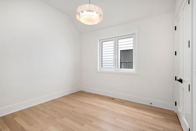 2228 N Southport Avenue, Chicago, IL 60614