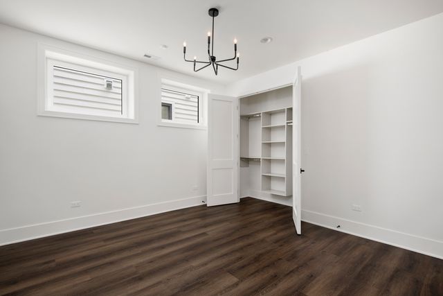 2228 N Southport Avenue, Chicago, IL 60614
