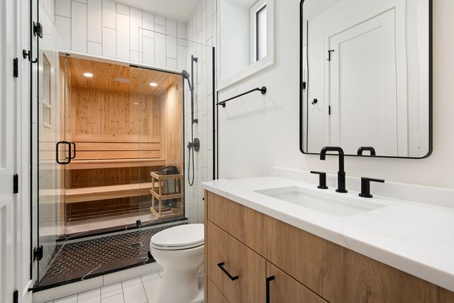 2228 N Southport Avenue, Chicago, IL 60614