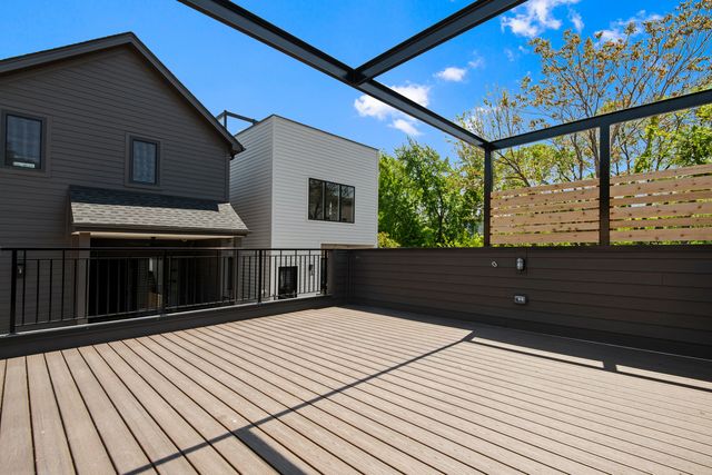 2228 N Southport Avenue, Chicago, IL 60614