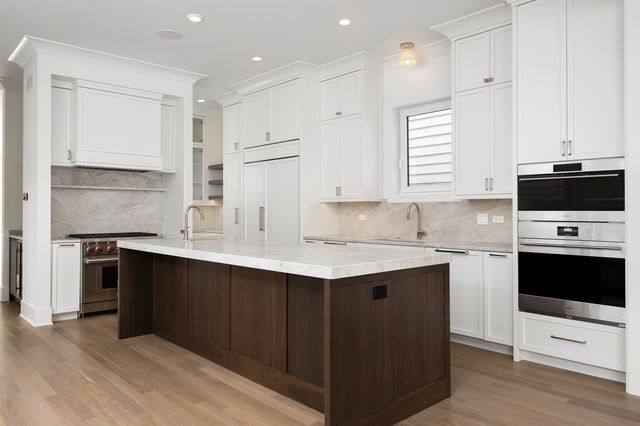 2228 N Southport Avenue, Chicago, IL 60614