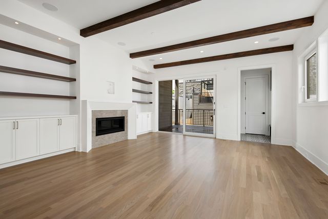 2228 N Southport Avenue, Chicago, IL 60614