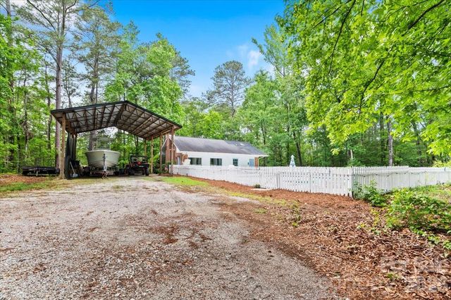 209 Fairway Road, Cheraw, SC 29520
