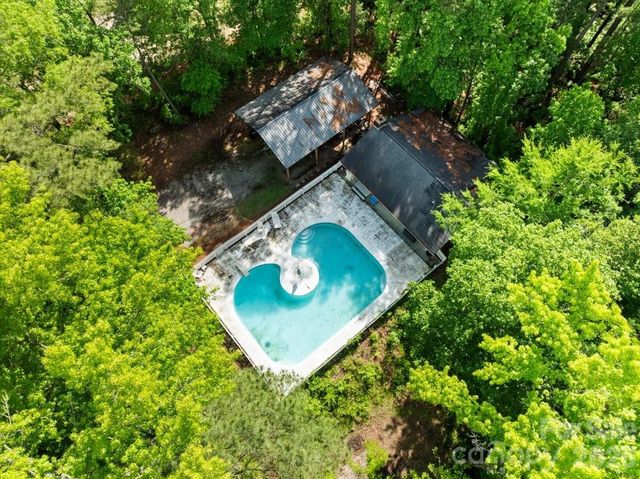 209 Fairway Road, Cheraw, SC 29520