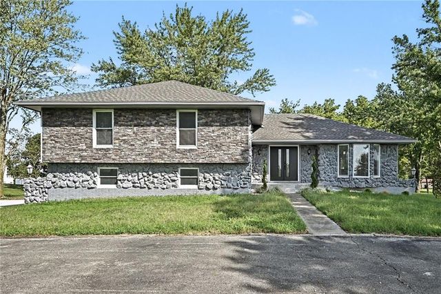 12223 Hills Road, Kearney, MO 64060