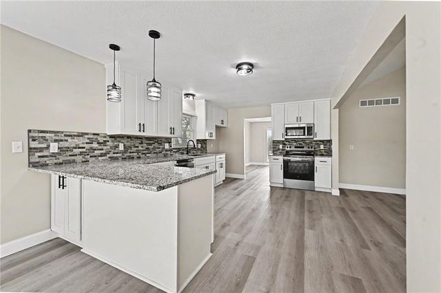 12223 Hills Road, Kearney, MO 64060