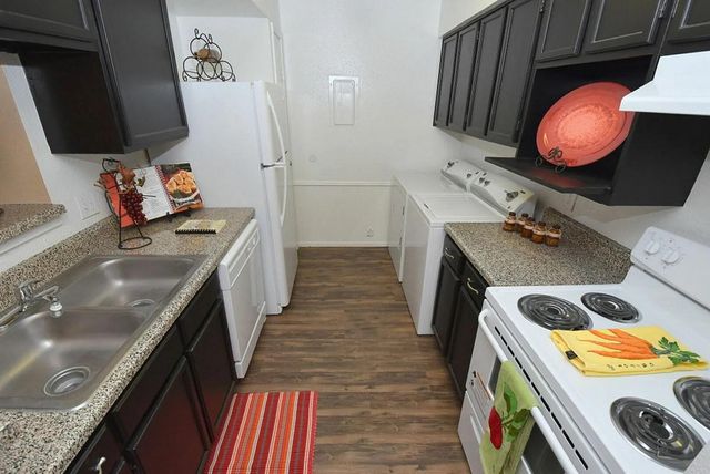 1230 Fm 1960 Bypass Road E 302, Humble, TX 77338