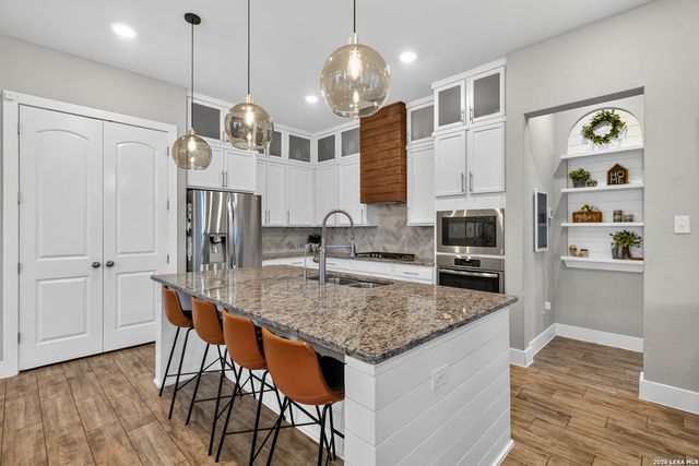 3731 Avia Oaks, San Antonio, TX 78259