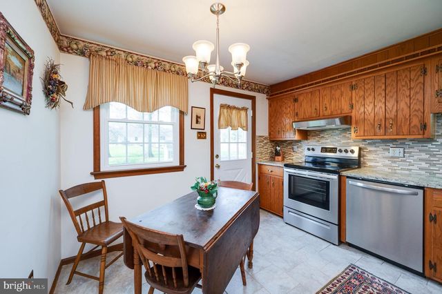 215 E SPRUCE ST, Gilbertsville, PA 19525