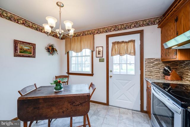 215 E SPRUCE ST, Gilbertsville, PA 19525