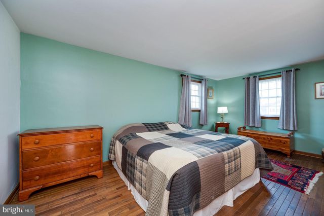 215 E SPRUCE ST, Gilbertsville, PA 19525