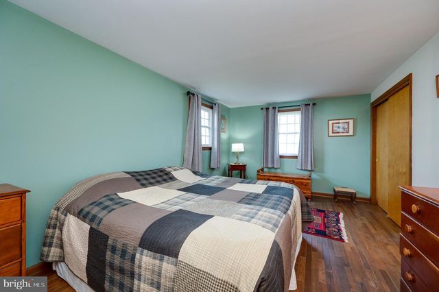 215 E SPRUCE ST, Gilbertsville, PA 19525