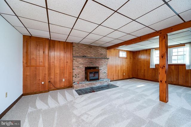 215 E SPRUCE ST, Gilbertsville, PA 19525