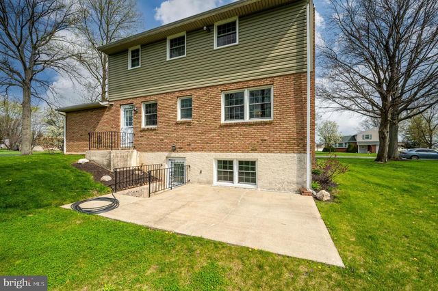 215 E SPRUCE ST, Gilbertsville, PA 19525