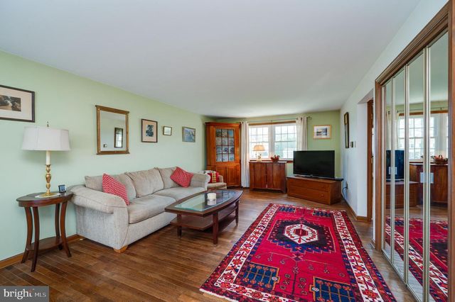 215 E SPRUCE ST, Gilbertsville, PA 19525