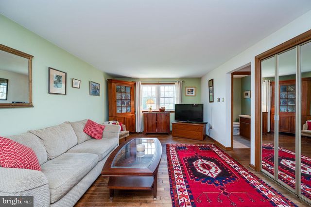 215 E SPRUCE ST, Gilbertsville, PA 19525