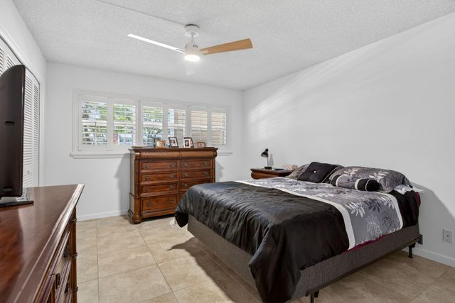 3150 NE 48th Court 104, Lighthouse Point, FL 33064