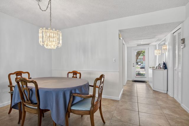 3150 NE 48th Court 104, Lighthouse Point, FL 33064