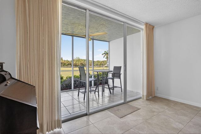 3150 NE 48th Court 104, Lighthouse Point, FL 33064