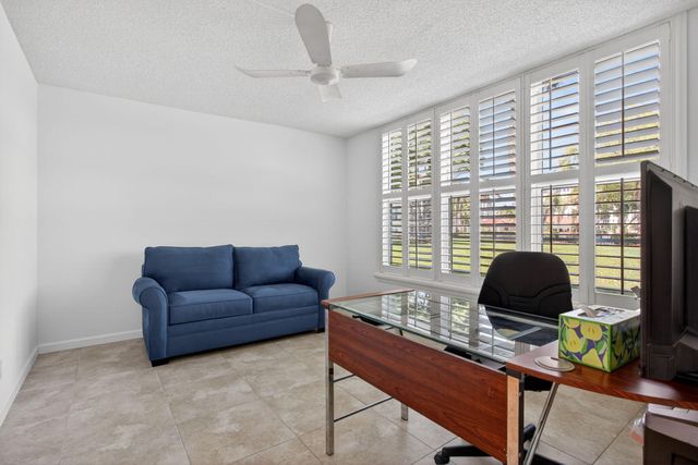 3150 NE 48th Court 104, Lighthouse Point, FL 33064
