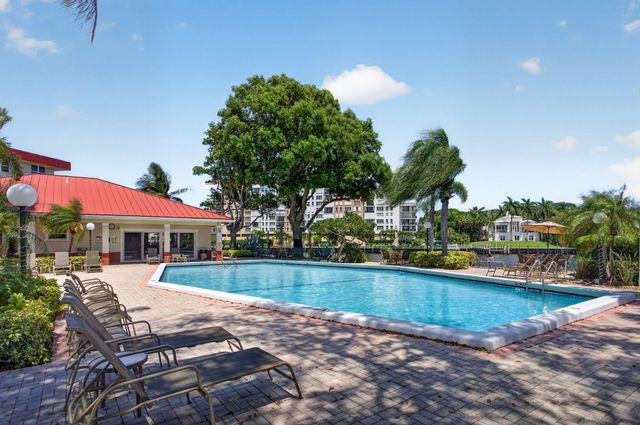 3150 NE 48th Court 104, Lighthouse Point, FL 33064