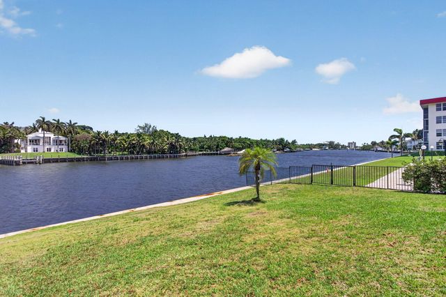 3150 NE 48th Court 104, Lighthouse Point, FL 33064