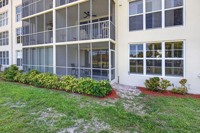 3150 NE 48th Court 104, Lighthouse Point, FL 33064