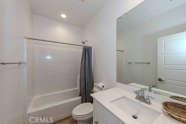 7082 Mallow Drive 2, Fontana, CA 92336