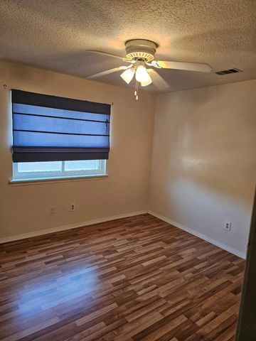 6315 Seegers Trail Drive, Houston, TX 77066