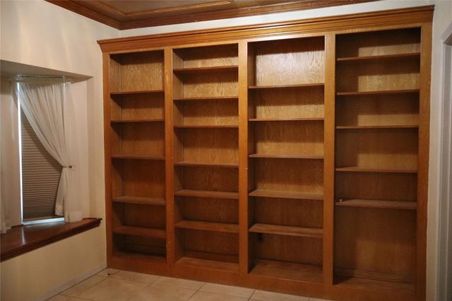 6315 Seegers Trail Drive, Houston, TX 77066