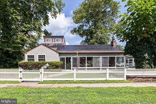 325 ALBANY AVE, Barrington, NJ 08007