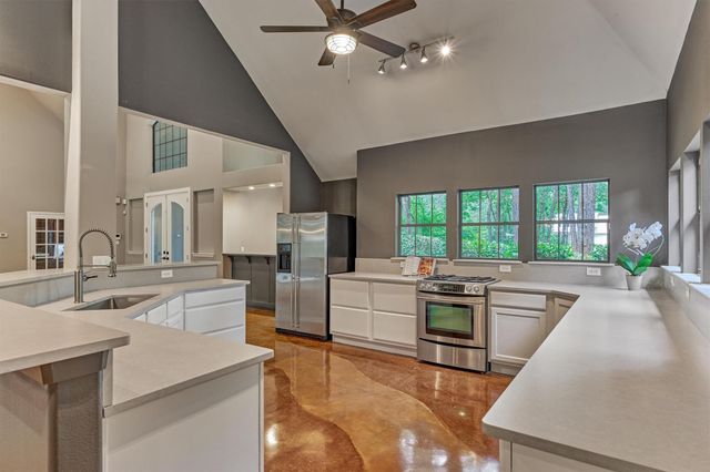 12004 White Oak Run, Conroe, TX 77385