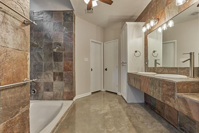12004 White Oak Run, Conroe, TX 77385