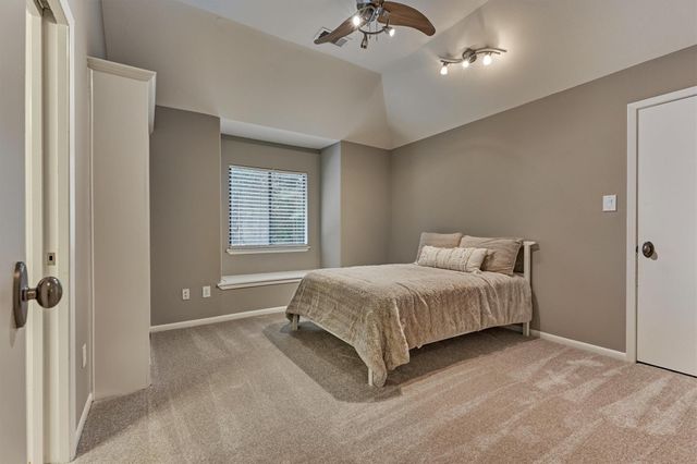12004 White Oak Run, Conroe, TX 77385