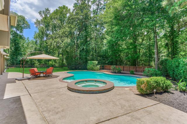12004 White Oak Run, Conroe, TX 77385