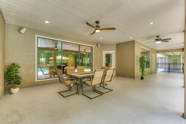 12004 White Oak Run, Conroe, TX 77385