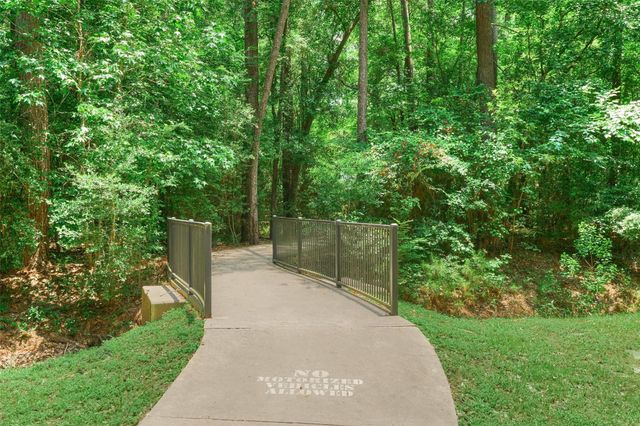 12004 White Oak Run, Conroe, TX 77385