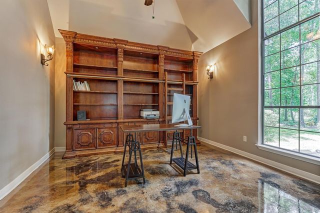 12004 White Oak Run, Conroe, TX 77385