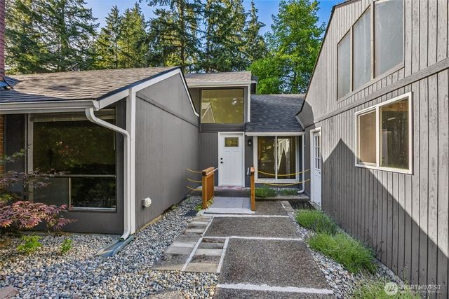 6425 Nyanza Park Drive SW, Lakewood, WA 98499